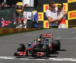 Puzzle Lewis Hamilton γιορτάζει τη νίκη από την Grand Prix του Καναδά (2012)